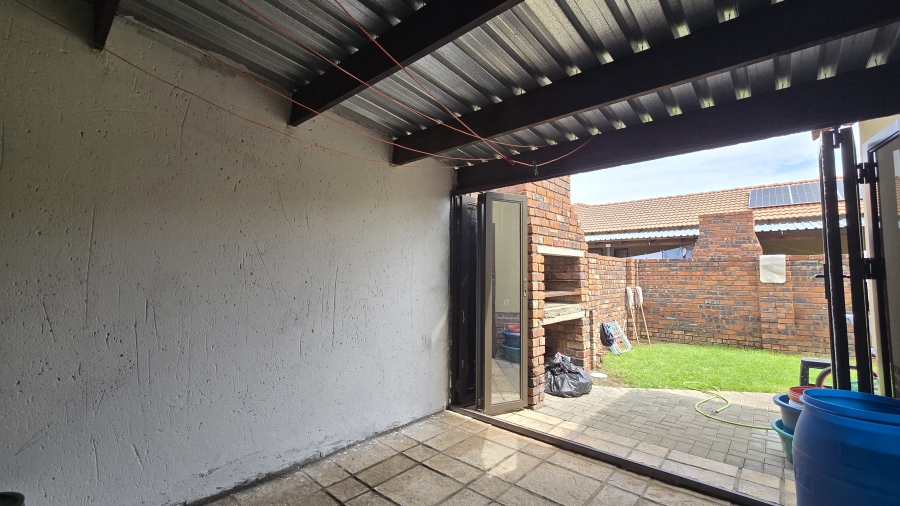 3 Bedroom Property for Sale in Waterval East North West